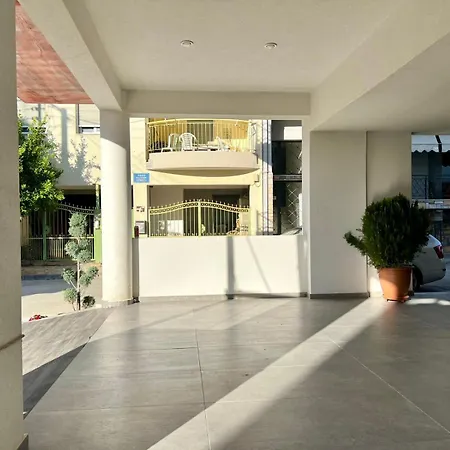 Mini Luxe Retreat Volos