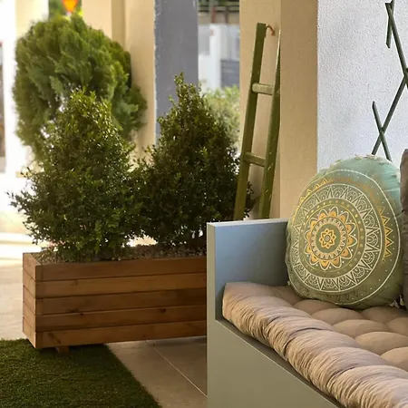 Mini Luxe Retreat * Volos