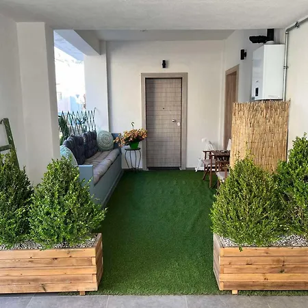 Mini Luxe Retreat Volos
